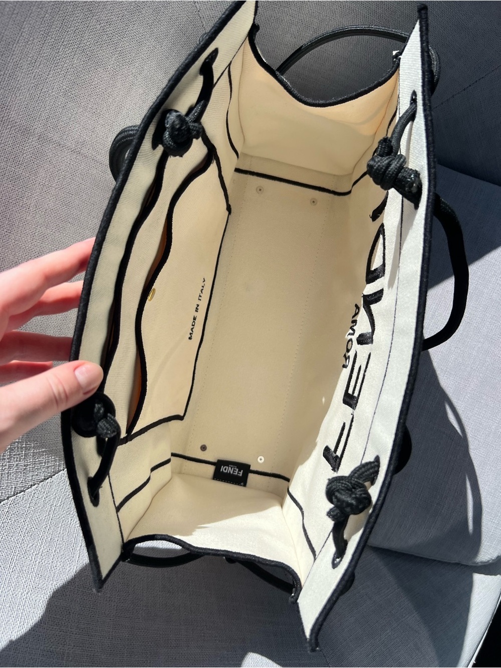 Fendi Large Roma Lea Tote Bag - Picture 11 of 13